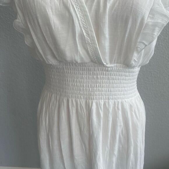 J Gee V Neck Lace Maxi Dress Size: Large Color: White - Picture 6 of 14